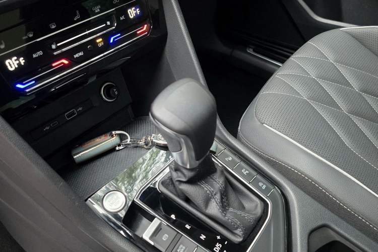 Used Volkswagen Tiguan L 2022 330TSI Automatic Two-Wheel Drive R-Line Enhanced Edition