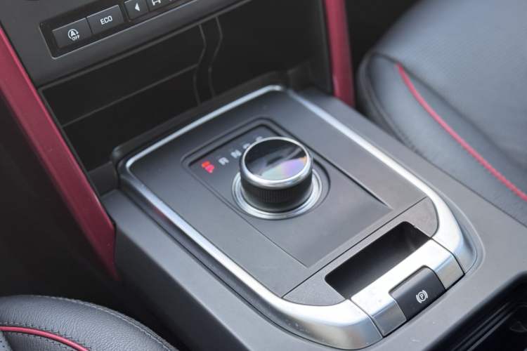 Used Land Rover Discovery Sport 2019 240 PS SE Dynamic Version China VI Standard
