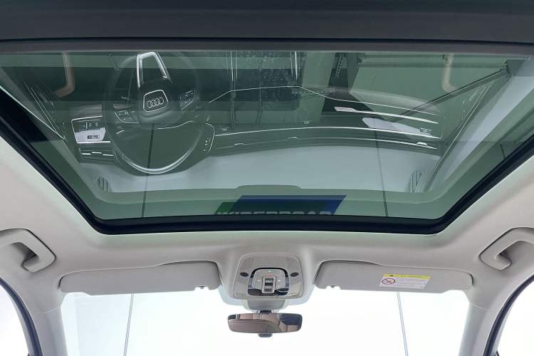 Used Audi Q7 2021 55 TFSI quattro S line Sport model
