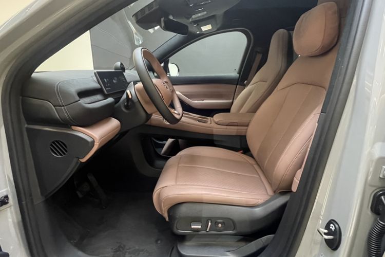 Used Nio EC6 2024 75 kWh Left Front Seat