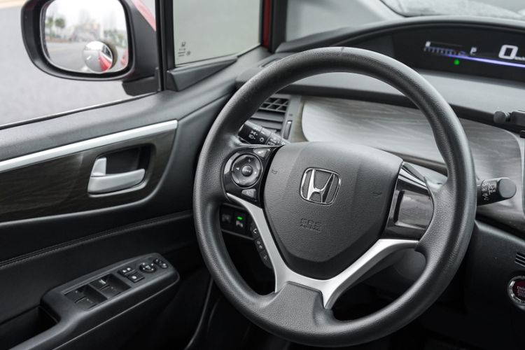 Used Honda Jade 2014 1.8L Automatic Comfort Elite Version 5 Seats