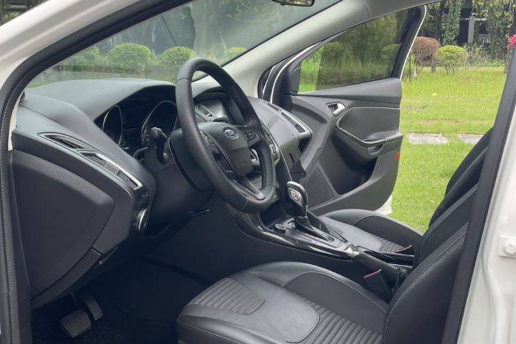 Used Ford Focus 2018 Sedan Classic 1.6L Automatic Trendy SmartDrive Edition