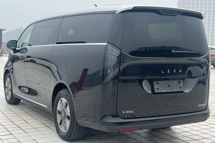 Used Geely Galaxy LEVC L380 2024 100 kWh 6-Seater Two-Wheel Drive Air
