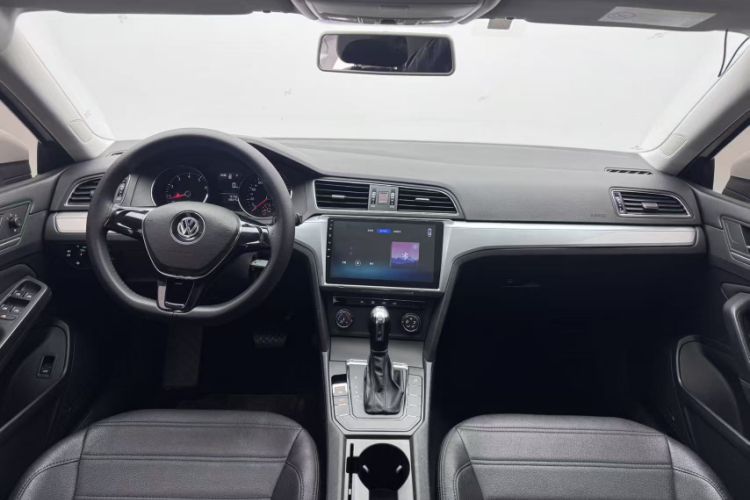 Used Volkswagen Lamando 2015 230TSI DSG Fashion Edition Interior 2