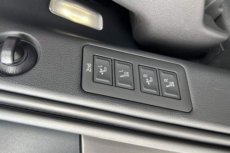 Used Toyota Alphard 2024 Dual-Engine 2.5L Prestige Edition
