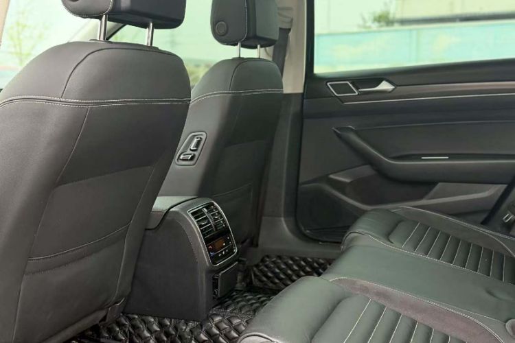 Used Volkswagen Magotan 2020 330TSI DSG Leading Model Interior 3