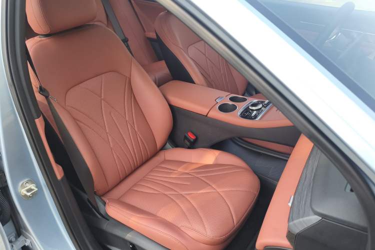 Used Geely Galaxy L6 2025 EM-i 140km Starship Edition
