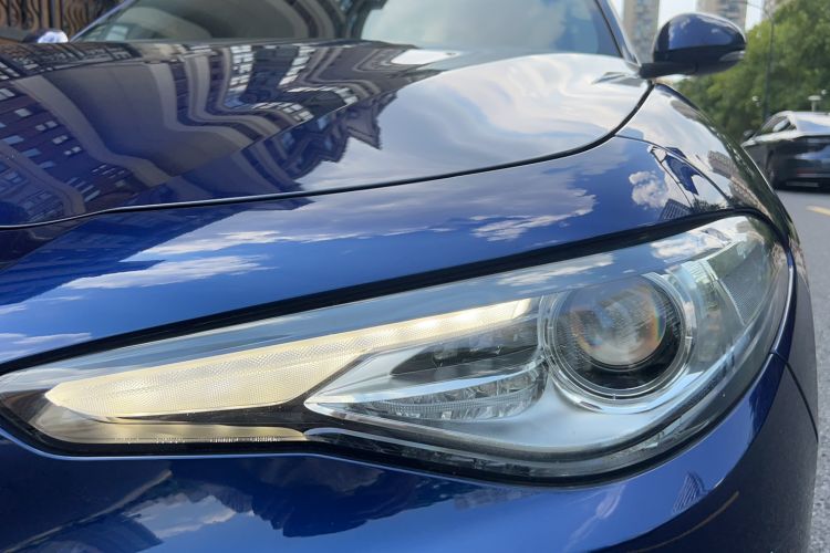 Used Alfa Romeo Giulia 2017 2.0T 200HP Luxury Edition
