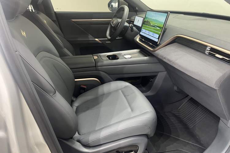 Used Dongfeng eπ eπ008 2024 210Max Range-Extended Version 6 Seats