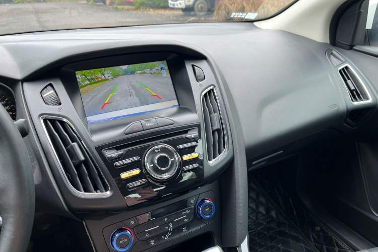 Used Ford Focus 2017 Sedan 1.6L Automatic Fashion Edition Smart Drive Version
