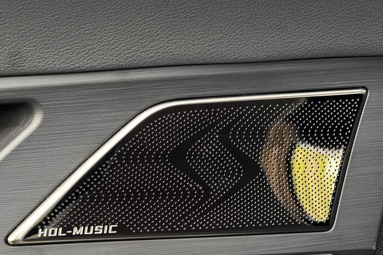 Used SOL X8 PLUS 2023 1.5 TGDI DCT Smart Edition 6-Seater