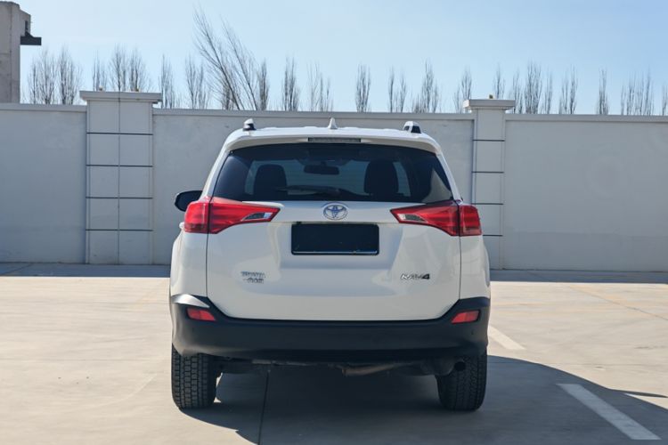 Used Toyota RAV4 2015 2.0L CVT Two-Wheel Drive Fashion Edition Exterior 6
