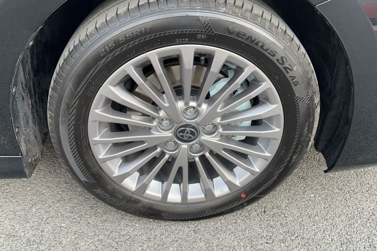 Used Toyota Camry 2026 Model Dual-Engine 2.0HE Elite Edition Exterior 5