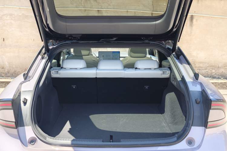 Used XPeng P7+ 2024 Long-Range Max Trunk