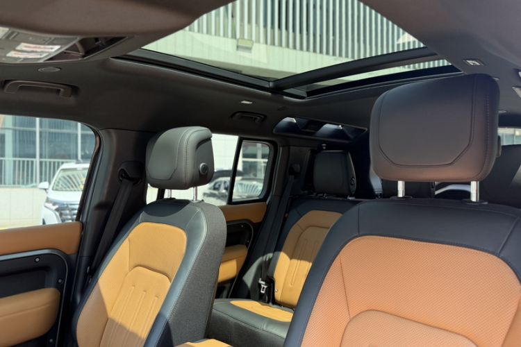 Used Land Rover Defender 2021 110 P400 X Exterior 9