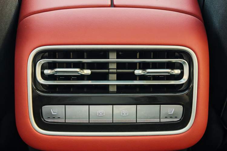 Used Chery Fulwin A9L 2025 Model, Four-Wheel Drive High-Energy Peak Edition
