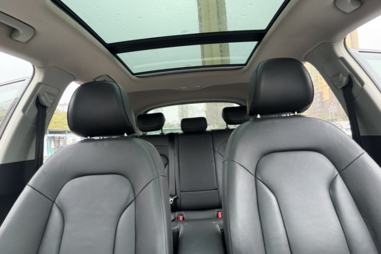 Used Audi Q3 2015 35 TFSI Comfort Model Interior 2