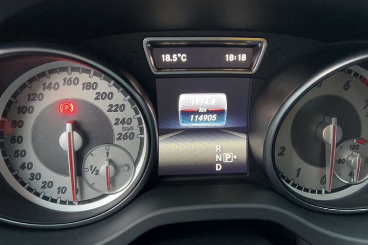 Used Mercedes-Benz GLA 2016 GLA 200 Fashion Model Odometer Close Up