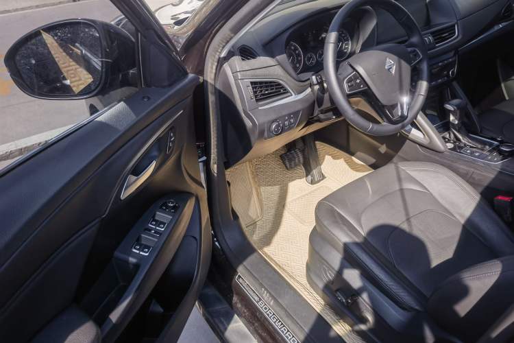 Used BORGWARD BX7 2016 28T Two-Wheel Drive Luxury Version 5 Seats