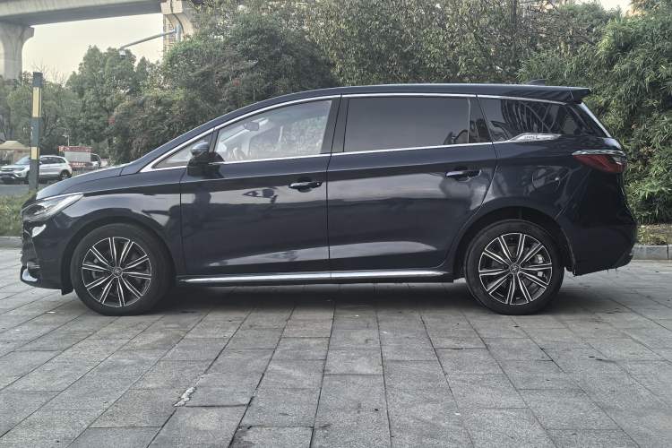 Used BYD Song MAX New Energy 2019 DM 1.5T Smart Connect Advanced 6-Seater China VI Standard
