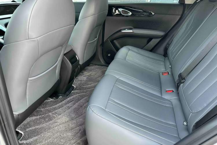 Used Geely Galaxy Geome 2026 Model 310km Youth Edition Interior 3