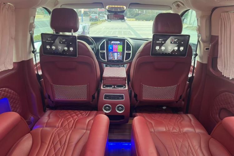 Used Mercedes-Benz Vito 2018 2.0T Elite Version 7 Seats China VI Emission Standard
