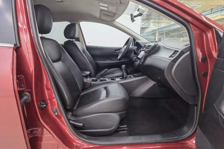 Used Nissan Tiida 2011 1.6L Manual Comfort Edition
