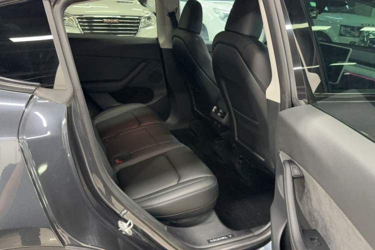 Used Tesla Model Y 2024 Long-Range All-Wheel-Drive Version