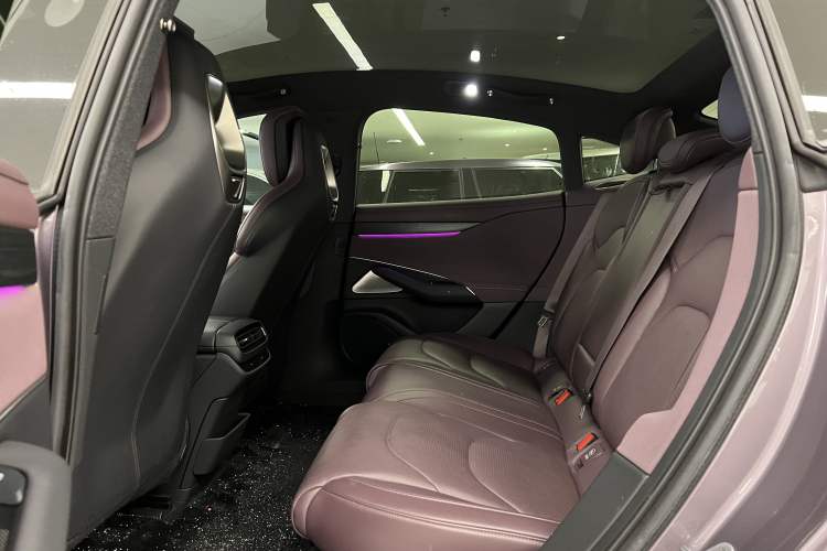 Used Xiaomi Auto SU7 2024 Rear-Drive Long-Range Intelligent Driving Version Interior 10