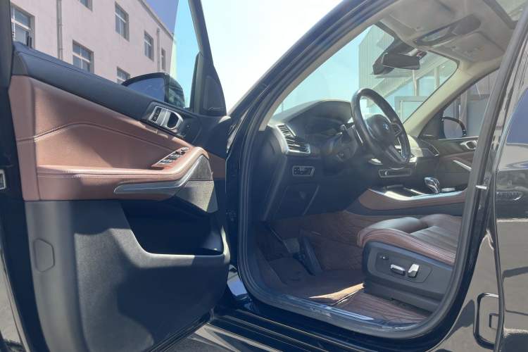 Used BMW X5 2021 Restyled xDrive40i M Sport Package Interior 5