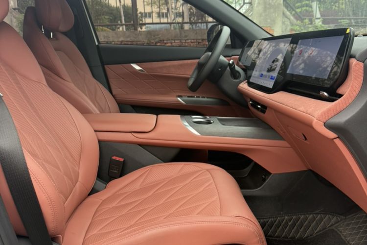 Used CHANGAN CS75 PLUS 2025 4th Generation UItra 2.0T New Blue Whale – Smart & Powerful Version Interior 5