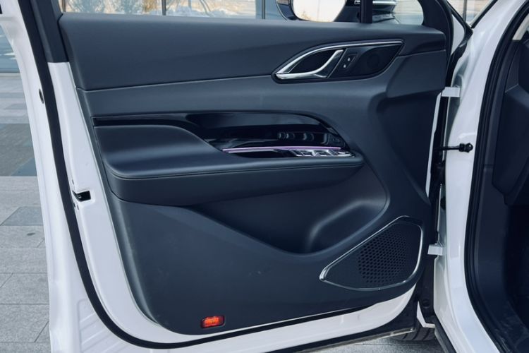 Used Hongqi HS3 PHEV 2025 Model PHEV 117km Jingwei PLUS Edition
