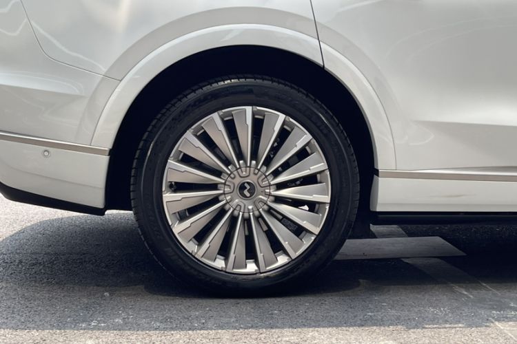 Used ONVO Luxeed L90 2025 Model—Max Six-Seater Version Exterior 8