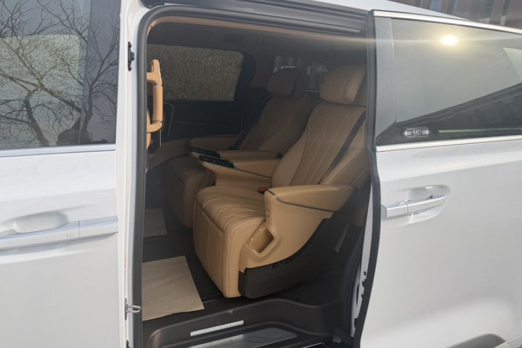 Used Denza D9 2025 DM-i Intelligent Drive 1020 Four-Wheel Drive Flagship Model