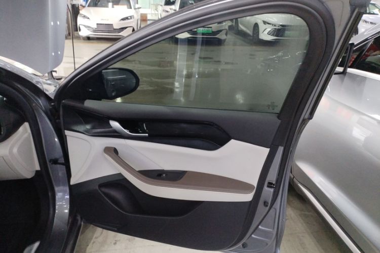 Used BYD Qin PLUS 2024 HONOR Edition DM-i 55KM Leading Model
