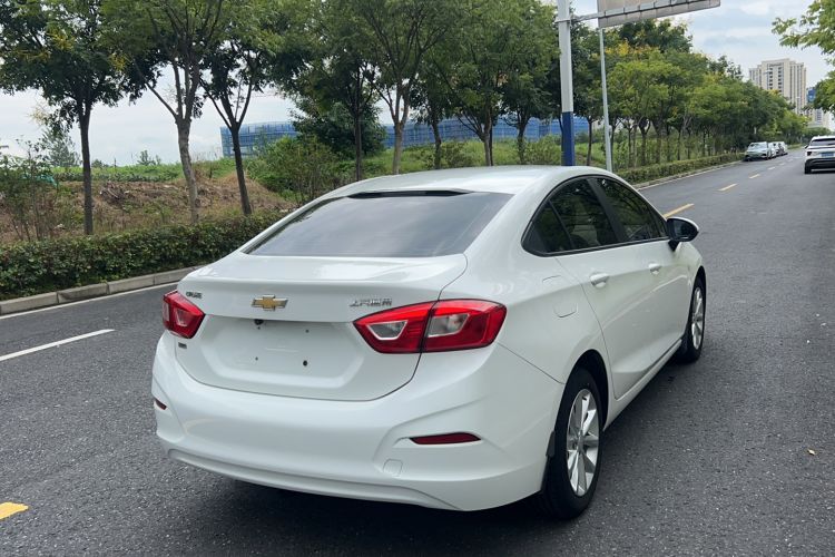 Used Chevrolet Cruze 2018 320 Automatic Pioneer Sunroof Edition