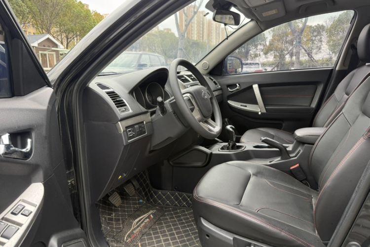 Used Geely Auto GX7 2015 Classic Edition 1.8L Manual Elite Model China V Standard Interior 4