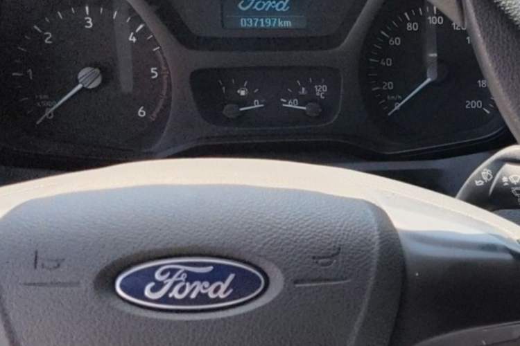 Used Ford Transit 2019 2.0T Diesel Multi-Purpose Commercial Vehicle Mid-Drive Mid-Roof 6-Seater China VI Standard