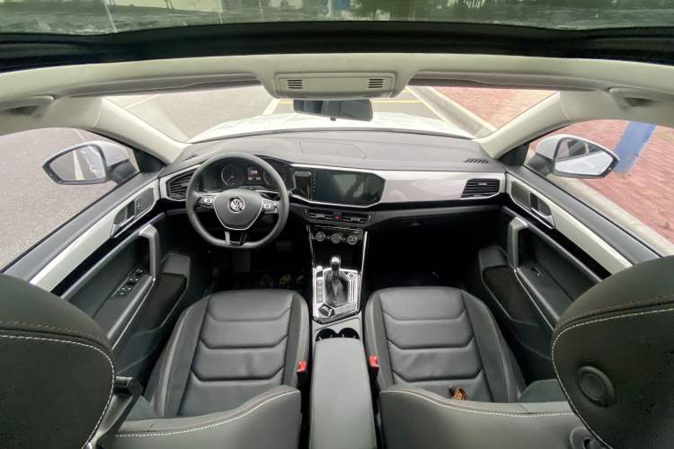 Used Volkswagen Tayron 2019 330TSI Two-Wheel Drive Luxury Model China VI Standard Interior 3