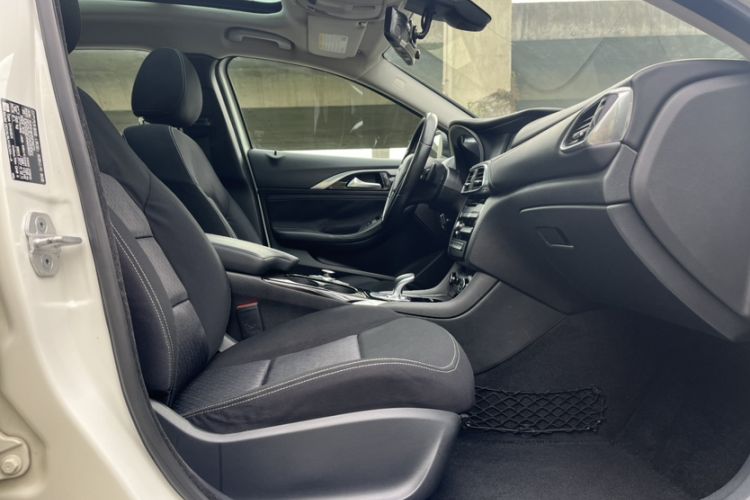 Used Infiniti QX30 2017 1.6T Two-Wheel-Drive Sport Edition