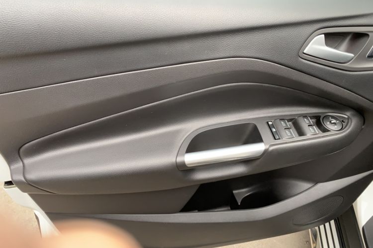 Used Ford Kuga 2019 EcoBoost 180 Two-Wheel-Drive Titanium Plus Model China VI Standard Interior 7