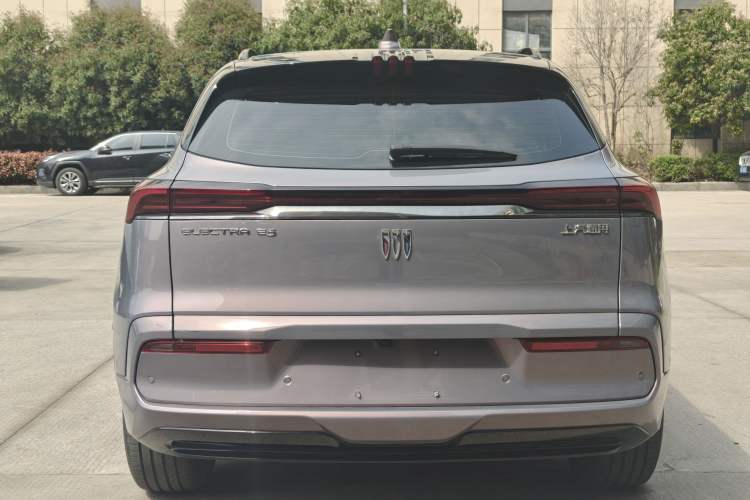 Used Buick E5 2023 Premium Long-Range Version
