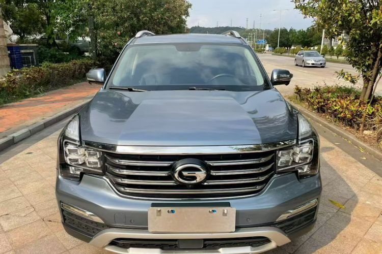 Used GAC Trumpchi GS8 2017 320T Two-Wheel Drive Luxury Smart Connectivity Version (7 Seats) Exterior 2