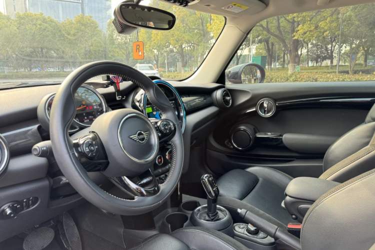 Used MINI MINI 2019 1.5T COOPER Artist