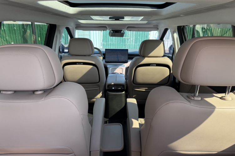 Used XPeng X9 2024 702 Ultra-Long Range Max
