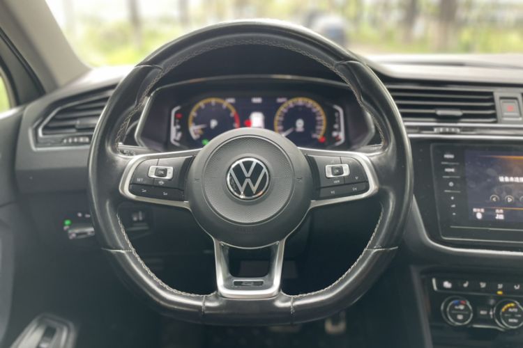 Used Volkswagen Tiguan L 2021 330TSI Automatic Two-Wheel Drive R-Line Enhanced Edition
