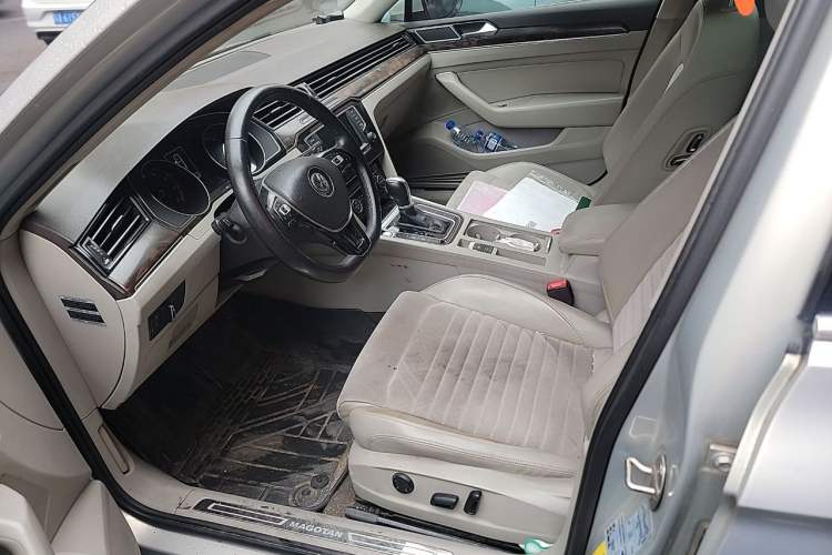 Used Volkswagen Magotan 2017 330TSI DSG Luxury Model Interior 3