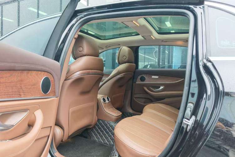 Used Mercedes-Benz E-Class 2023 Facelift E 260 L
