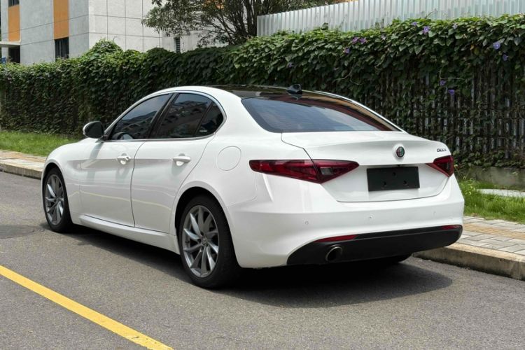 Used Alfa Romeo Giulia 2017 2.0T 200HP Luxury Edition