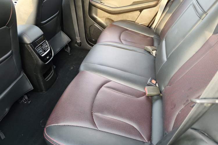 Used Baojun 560 2015 1.8L manual luxury version
